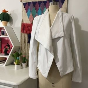 BB DAKOTA WHITE DRAPED JACKET NEW WITH TAGS